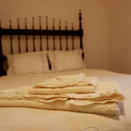 A Casinha Dos Avos Joao E Ana Апартаменты Escalos de Cima